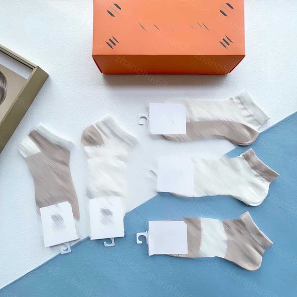 23ss low-leg socks designer men socks 5 pairs in box color match letter logo hollow out socks pure cotton sweat-absorbent comfortable mens u, Black
23ss low-leg socks designer men socks 5 pairs in box color match letter logo hollow out socks pure cotton sweat-absorbent comfortable mens u, Black