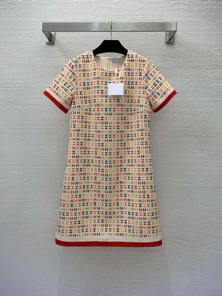 23ss summer dresses women dress women designer clothes elegant rainbow h letter printing a-line version slim short sleeve dress women clothe, Black;gray
23ss summer dresses women dress women designer clothes elegant rainbow h letter printing a-line version slim short sleeve dress women clothe, Black;gray