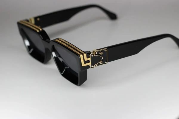 2020 brand mens sunglasses round designer glasses eyewear gold frame glass lens womens sunglasses brand designer sun glasses round glasses, White;black
2020 brand mens sunglasses round designer glasses eyewear gold frame glass lens womens sunglasses brand designer sun glasses round glasses, White;black