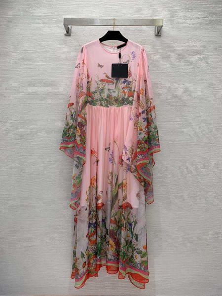 23ss summer dresses women dress women designer clothes silk blended flower cluster printing perspective wide sleeve split design large swing, Black;gray
23ss summer dresses women dress women designer clothes silk blended flower cluster printing perspective wide sleeve split design large swing, Black;gray