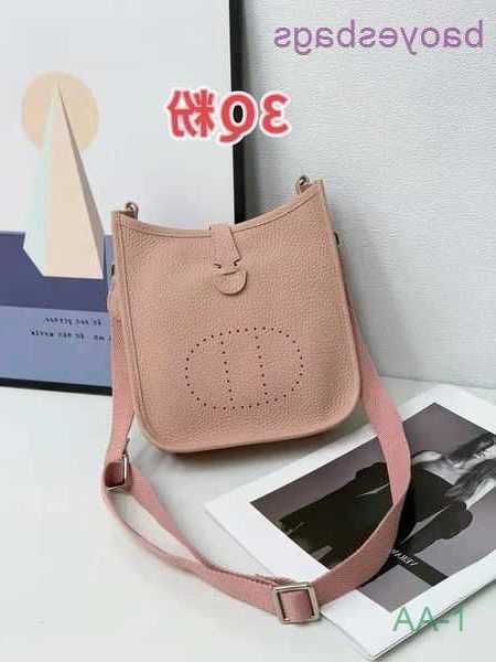 designer bag bags cowhide layer 2023 evelynbag bucket h tote pattern family litchi mini crossbody women's imdp 1 with logo 2uy0
designer bag bags cowhide layer 2023 evelynbag bucket h tote pattern family litchi mini crossbody women's imdp 1 with logo 2uy0