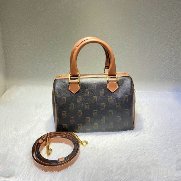 2023 new triomphe canvas genuine leather clutch designer messenger bags handbag totes toiletry bag womens stuff sacks shoulder wallets cross
2023 new triomphe canvas genuine leather clutch designer messenger bags handbag totes toiletry bag womens stuff sacks shoulder wallets cross