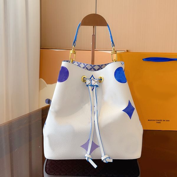 fashion printing bucket bag shoulder bags women handbags large capacity tote purse letter embossing drawstring crossbody bag gold hardware z
fashion printing bucket bag shoulder bags women handbags large capacity tote purse letter embossing drawstring crossbody bag gold hardware z