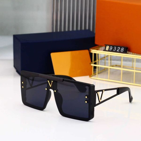 men designer sunglasses luxury women sunglasses classics fashion matching driving beach shading uv protection polarized glasses with box, White;black 
men designer sunglasses luxury women sunglasses classics fashion matching driving beach shading uv protection polarized glasses with box, White;black