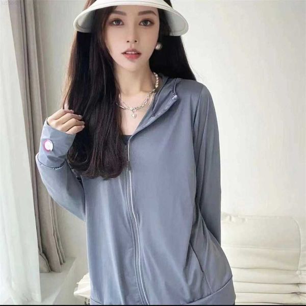 ice silk sunscreen suit for women in summer 2023, new streaming long sleeved hooded uv resistant jacket, thin of suit63w0, Black;brown
ice silk sunscreen suit for women in summer 2023, new streaming long sleeved hooded uv resistant jacket, thin of suit63w0, Black;brown