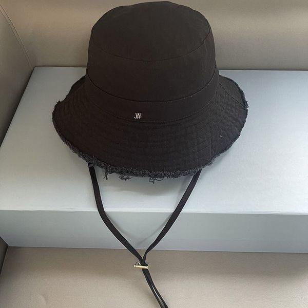 Designer women bucket hat Casquette Bob wide brim hats sun prevent bonnet beanie Super high qualitycap beach snapbacks outdoor fishing dress beanies
Designer women bucket hat Casquette Bob wide brim hats sun prevent bonnet beanie Super high qualitycap beach snapbacks outdoor fishing dress beanies