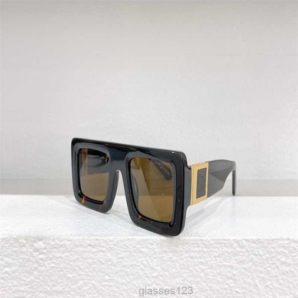 2023 new luxury original rectangle wide leg retro sunglasses 049f22 women's and men's uv400 fashion acetate eyes with box, White;black
2023 new luxury original rectangle wide leg retro sunglasses 049f22 women's and men's uv400 fashion acetate eyes with box, White;black