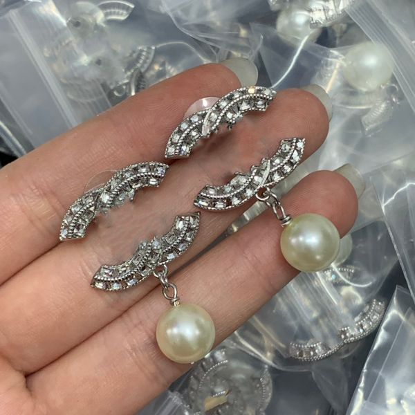 designer letter pearl earrings diamond pendant ccity gold earrings luxury jewelry for women fashion brand silver wedding non-fading 60, Golden;silver
designer letter pearl earrings diamond pendant ccity gold earrings luxury jewelry for women fashion brand silver wedding non-fading 60, Golden;silver