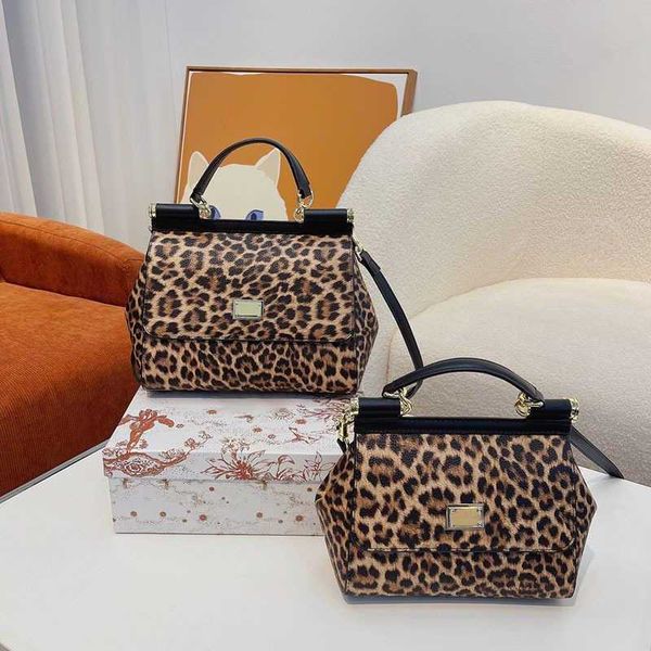 leopard print tote bag d letter designers handbags leather totes women luxury elegant shopping bags vintage shoulder crossbody bags female w
leopard print tote bag d letter designers handbags leather totes women luxury elegant shopping bags vintage shoulder crossbody bags female w
