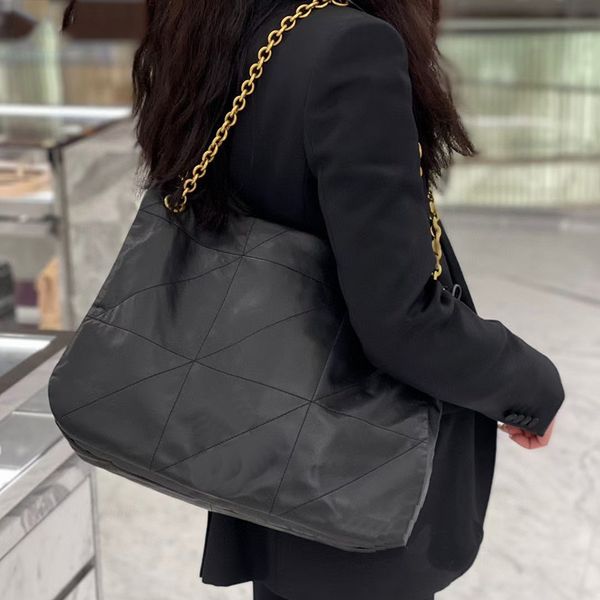 43cm chain bag designer quilted bag large totes bags thread crossbody luxury shoulder bags flap purse large capacity beach totes sliding cha
43cm chain bag designer quilted bag large totes bags thread crossbody luxury shoulder bags flap purse large capacity beach totes sliding cha