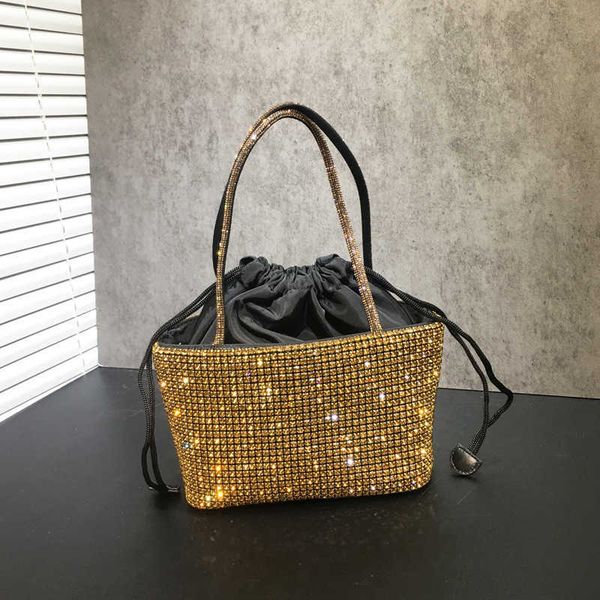 women's 2023 new drawstring chain handmade diamond inlaid cabbage blue one shoulder crossbody bag shiny rhinestone handbag 230614
women's 2023 new drawstring chain handmade diamond inlaid cabbage blue one shoulder crossbody bag shiny rhinestone handbag 230614