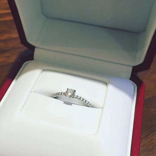 original designer 925 sterling silver high carbon diamond ring for couples full four claw japanese and korean versatile card matching index
original designer 925 sterling silver high carbon diamond ring for couples full four claw japanese and korean versatile card matching index