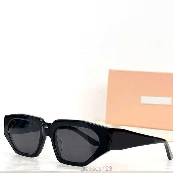 new fashion sunglasses for men and women omu86us candy color square uv400 radiation protective sunglasses, White;black
new fashion sunglasses for men and women omu86us candy color square uv400 radiation protective sunglasses, White;black