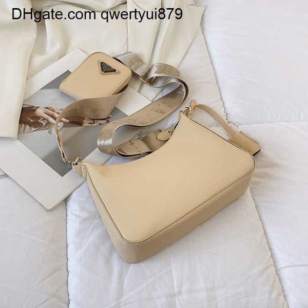 day packs brand day packs new nylon triangle bag women wide shoulder strap triangle lock earphone bags clutch 24x16x6cmqwertyui879
day packs brand day packs new nylon triangle bag women wide shoulder strap triangle lock earphone bags clutch 24x16x6cmqwertyui879