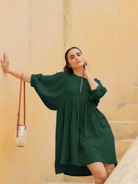 fashionable new spring/summer dress with strap, fold, loose lantern sleeve dress, large size fat women's dress7uvp47, White;black
fashionable new spring/summer dress with strap, fold, loose lantern sleeve dress, large size fat women's dress7uvp47, White;black