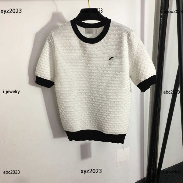 luxury designer fashion woman sweater stripe pattern design knit shirt chest logo decoration tees luxurious multiple produ, White
luxury designer fashion woman sweater stripe pattern design knit shirt chest logo decoration tees luxurious multiple produ, White