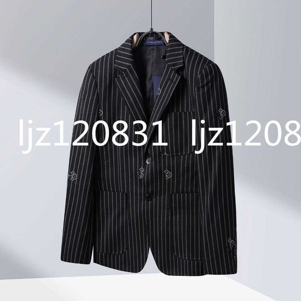 2023 designer men's suit business formal spring and autumn coat street fashion slim fit handsome blazers for men clothing button jacket, White;black
2023 designer men's suit business formal spring and autumn coat street fashion slim fit handsome blazers for men clothing button jacket, White;black
