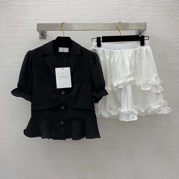23ss skirt set women designer clothes age reducing bubble sleeve v-neck short wooden ear edge cake skirt short half skirt set women clothes, White
23ss skirt set women designer clothes age reducing bubble sleeve v-neck short wooden ear edge cake skirt short half skirt set women clothes, White