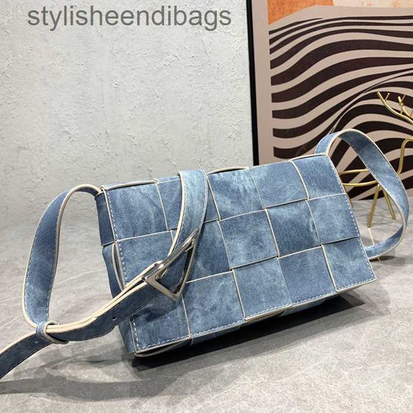 shoulder bags denim weave bag triangle sequins crossbody mini flap designer luxury women handbags clutch cloud lady leather tote purse pouch
shoulder bags denim weave bag triangle sequins crossbody mini flap designer luxury women handbags clutch cloud lady leather tote purse pouch