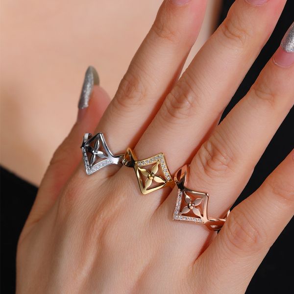 luxury design 18k gold clover ring popular white zircon rings jewelry for women gift, Silver
luxury design 18k gold clover ring popular white zircon rings jewelry for women gift, Silver