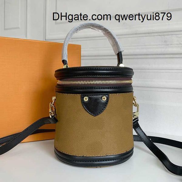 cross body nano noe mini bucket bag crossbody bag premium leather print handheld shoulder bag luxury designer women's walletqwertyui879
cross body nano noe mini bucket bag crossbody bag premium leather print handheld shoulder bag luxury designer women's walletqwertyui879