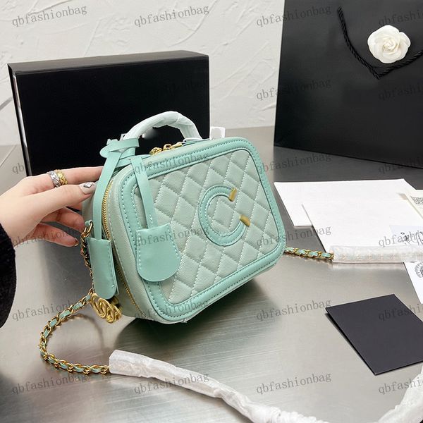 designer womens shoulder bag diamond check caviar bag small pendant hardware metal c buckle matelasse chain crossbody bags handle handbag mi
designer womens shoulder bag diamond check caviar bag small pendant hardware metal c buckle matelasse chain crossbody bags handle handbag mi