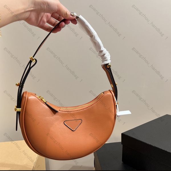 arque shoulder bag leather handbag designer bags triangle metal embellished wallet purse totes with box
arque shoulder bag leather handbag designer bags triangle metal embellished wallet purse totes with box