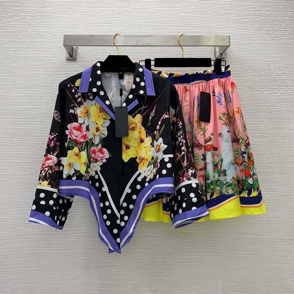 23ss skirt set women designer clothes polka dot flower print knot tie short lapel long-sleeved shirt high waist short skirt suit women cloth, White
23ss skirt set women designer clothes polka dot flower print knot tie short lapel long-sleeved shirt high waist short skirt suit women cloth, White
