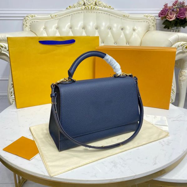 New Best Quality womens designer handbag Luxury totes purse message Black pink khaki Leather handbags cluth brand classic bag for woman tote famous bags
New Best Quality womens designer handbag Luxury totes purse message Black pink khaki Leather handbags cluth brand classic bag for woman tote famous bags