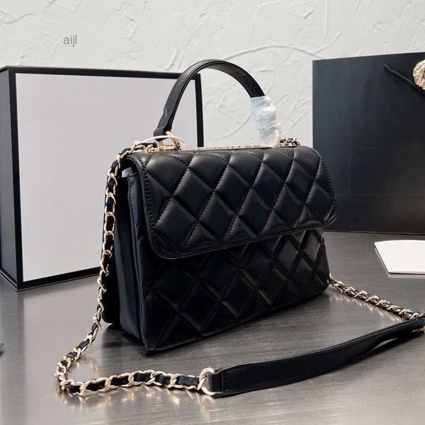 fashion leather shoulder bags luxury lambskin purse designer handbag retro style handle metal sheets chain cross body diamond lattice women
fashion leather shoulder bags luxury lambskin purse designer handbag retro style handle metal sheets chain cross body diamond lattice women