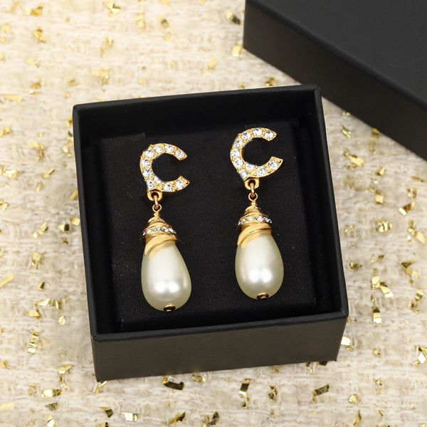 2023 luxury quality charm drop earring with diamond and nature shell design have box stamp ps7118b, Golden
2023 luxury quality charm drop earring with diamond and nature shell design have box stamp ps7118b, Golden