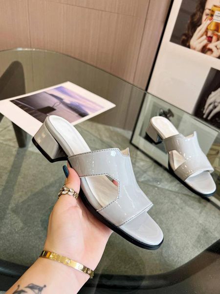 2023 classic sandals luis luxury designer leather vuttonity ladies sandals summer slide fashion casual women slippers l121, Black
2023 classic sandals luis luxury designer leather vuttonity ladies sandals summer slide fashion casual women slippers l121, Black