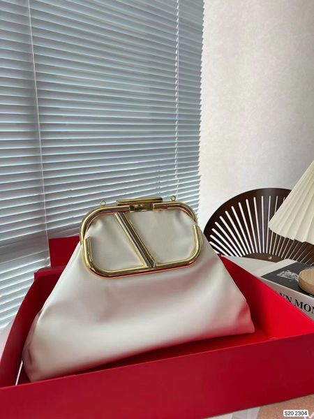 2023 luxury designer bag underarm bag fashion bag cloud bag handbag women's classic women's bag women's shoulder bag hold bag
2023 luxury designer bag underarm bag fashion bag cloud bag handbag women's classic women's bag women's shoulder bag hold bag