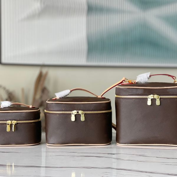 designer cosmetic bag 14cm l44936 20cm l44495 24cm l42265 luxury storage bag with box
designer cosmetic bag 14cm l44936 20cm l44495 24cm l42265 luxury storage bag with box