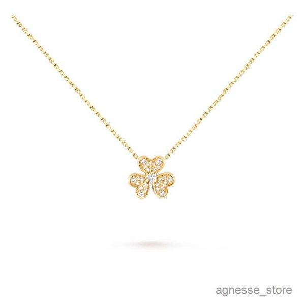 pendant necklaces classic leaf pendant necklace frivole multiple specifications multiple styles gold rose gold silver necklace mini small la
pendant necklaces classic leaf pendant necklace frivole multiple specifications multiple styles gold rose gold silver necklace mini small la