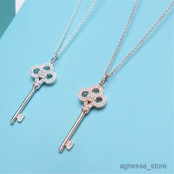 pendant necklaces luxury fashion designer necklace key silver necklace women's holiday gift with original r230615
pendant necklaces luxury fashion designer necklace key silver necklace women's holiday gift with original r230615