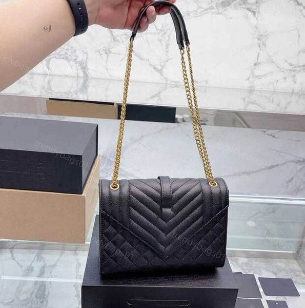 totes handbag designer shoulder bags purse and handbags diamond lattice chains bag genuine leather purses woman luxury fashion
totes handbag designer shoulder bags purse and handbags diamond lattice chains bag genuine leather purses woman luxury fashion