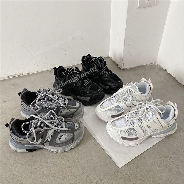 new track 3.0 men women casual shoes triple s sneakers white black leather trainer nylon printed platform sneaker 36-45 b9
new track 3.0 men women casual shoes triple s sneakers white black leather trainer nylon printed platform sneaker 36-45 b9