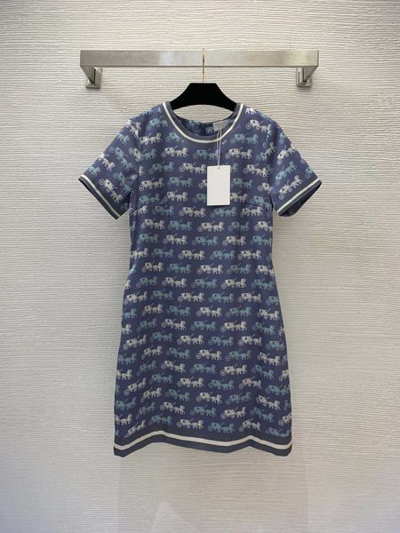 23ss summer dresses women dress women designer clothes new acetic acid fabric carriage print a edition short sleeve loose fitting dress wome, Black;gray
23ss summer dresses women dress women designer clothes new acetic acid fabric carriage print a edition short sleeve loose fitting dress wome, Black;gray