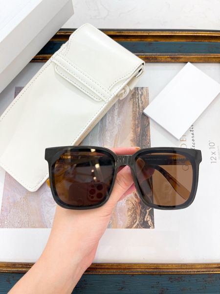 men fashion design sunglasses millionaire evidence eyewear retro vintage shiny gold summer style laser logo quality, White;black
men fashion design sunglasses millionaire evidence eyewear retro vintage shiny gold summer style laser logo quality, White;black
