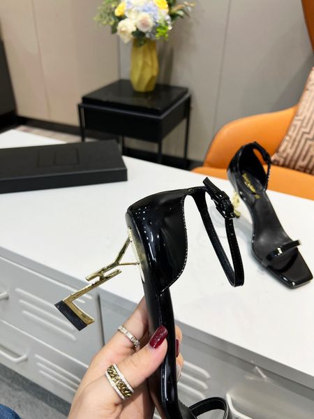 2023 sandals high-heeled saint luxurys designers shoe paris dress classics women 8cm heels black golden gold wedding bottoms 01
2023 sandals high-heeled saint luxurys designers shoe paris dress classics women 8cm heels black golden gold wedding bottoms 01