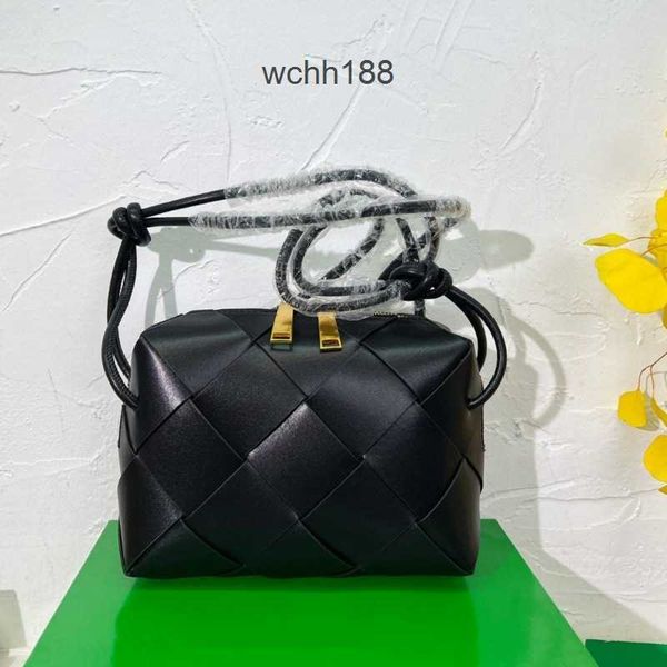 venetass 2023 crossbody designer bag bottegas evening bags woven basket cloud pouch cassettes one shoulder leather versatile green v3z1
venetass 2023 crossbody designer bag bottegas evening bags woven basket cloud pouch cassettes one shoulder leather versatile green v3z1