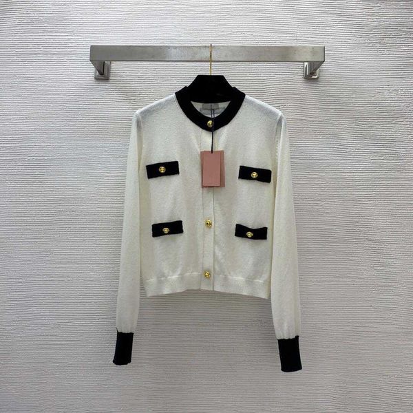 23ss womens knits women designer clothes color contrast stitching buttoned round neck long sleeve knitted cardigan women clothes, White;black
23ss womens knits women designer clothes color contrast stitching buttoned round neck long sleeve knitted cardigan women clothes, White;black