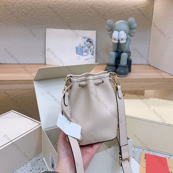 camila mini bucket designer bags calfskin leather buckets string crossbody bag shoulder c handbag drawstring tote wallet bag
camila mini bucket designer bags calfskin leather buckets string crossbody bag shoulder c handbag drawstring tote wallet bag
