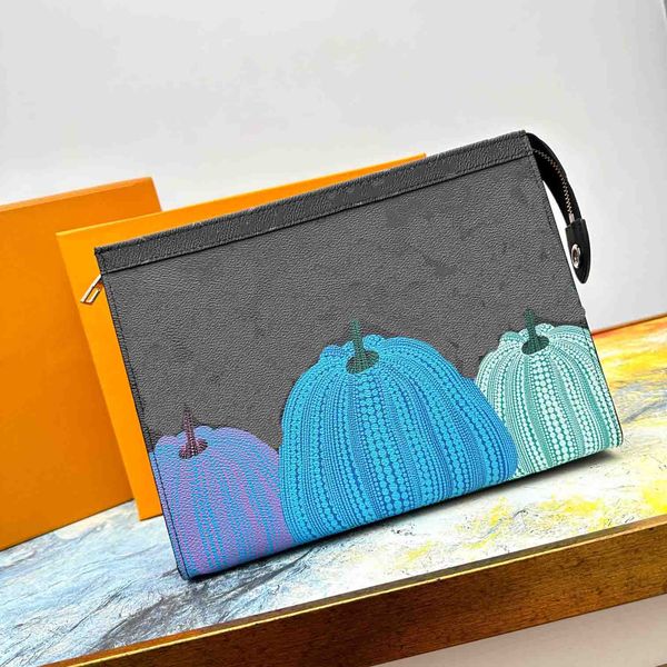 latest versiondesigner yayoi kusama pattern wallets classic men women letter multifunctional practical card clip zipper zero pumpkin printin, Red;black
latest versiondesigner yayoi kusama pattern wallets classic men women letter multifunctional practical card clip zipper zero pumpkin printin, Red;black