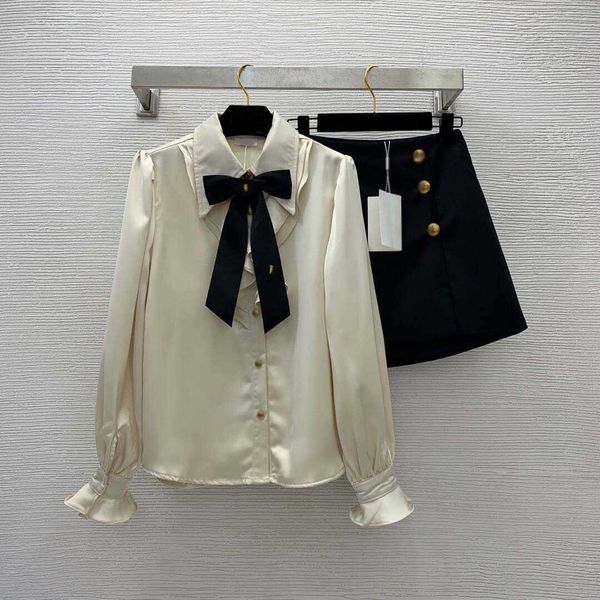 23ss women shorts sets women designer clothes ruffle bow decoration pointed collar long-sleeved shirt double-breasted shorts set women cloth, White
23ss women shorts sets women designer clothes ruffle bow decoration pointed collar long-sleeved shirt double-breasted shorts set women cloth, White