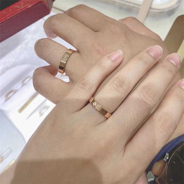 wholesale high-quality high version s925 sterling silver card signature style wide and narrow 18k rose gold couple ring for men women
wholesale high-quality high version s925 sterling silver card signature style wide and narrow 18k rose gold couple ring for men women