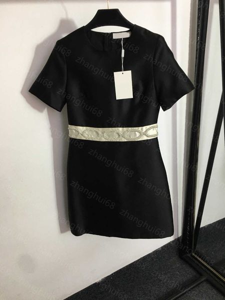 23ss womens designer clothing summer dresses women dress short sleeved dress with waist trimmed in pearls and diamonds womens clothing, Black;gray
23ss womens designer clothing summer dresses women dress short sleeved dress with waist trimmed in pearls and diamonds womens clothing, Black;gray