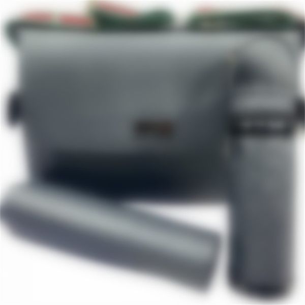 2023 new europe and the united states travel child care portable classic large capacity single shoulder mommy bag cushion bottle bag three-p
2023 new europe and the united states travel child care portable classic large capacity single shoulder mommy bag cushion bottle bag three-p