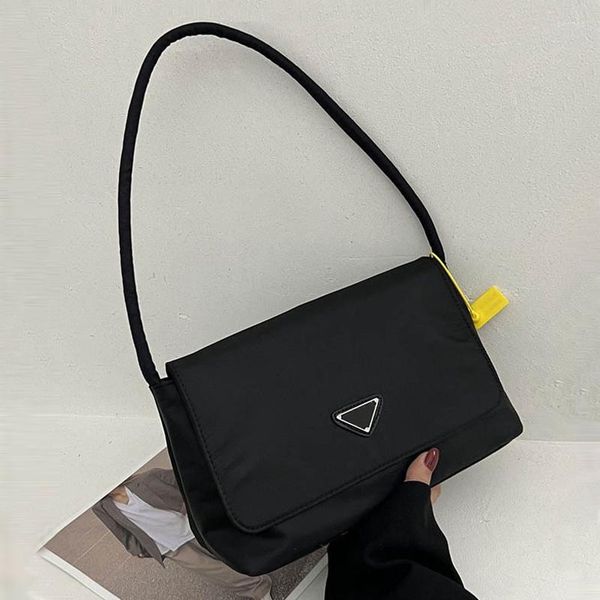 brand underarm bag women luxury designer handbag purses in nylon material fashion shape spring casual sling
brand underarm bag women luxury designer handbag purses in nylon material fashion shape spring casual sling